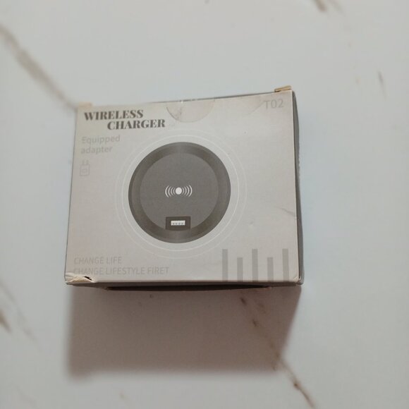 New Desk Wireless Charger - Picture 8 of 9